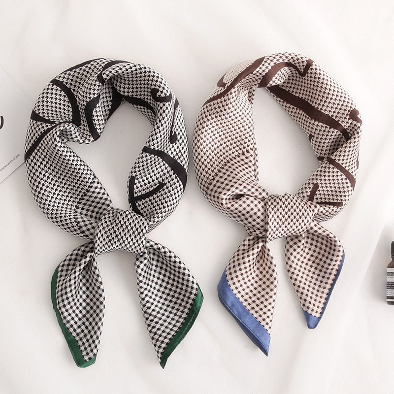 Classic Checkered Scarf - Fashionable Silk Square Scarf