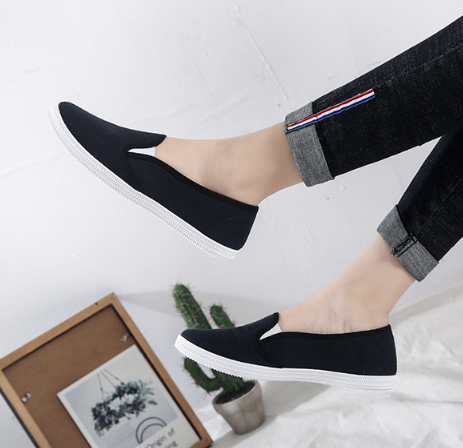 Women's Slip-On Low-Cut Canvas Sneakers (White)