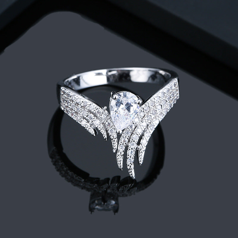 2018 Fashionable Women's Wing Ring with Diamonds