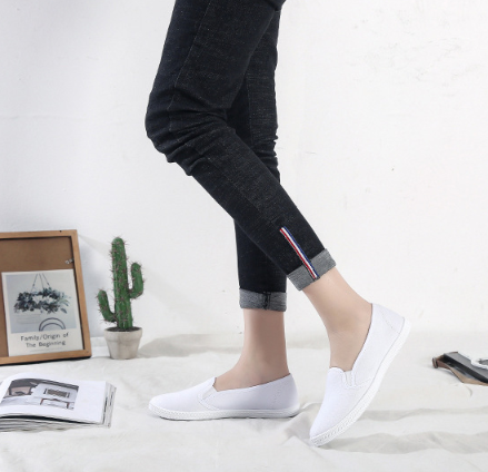 Women's Slip-On Low-Cut Canvas Sneakers (White)