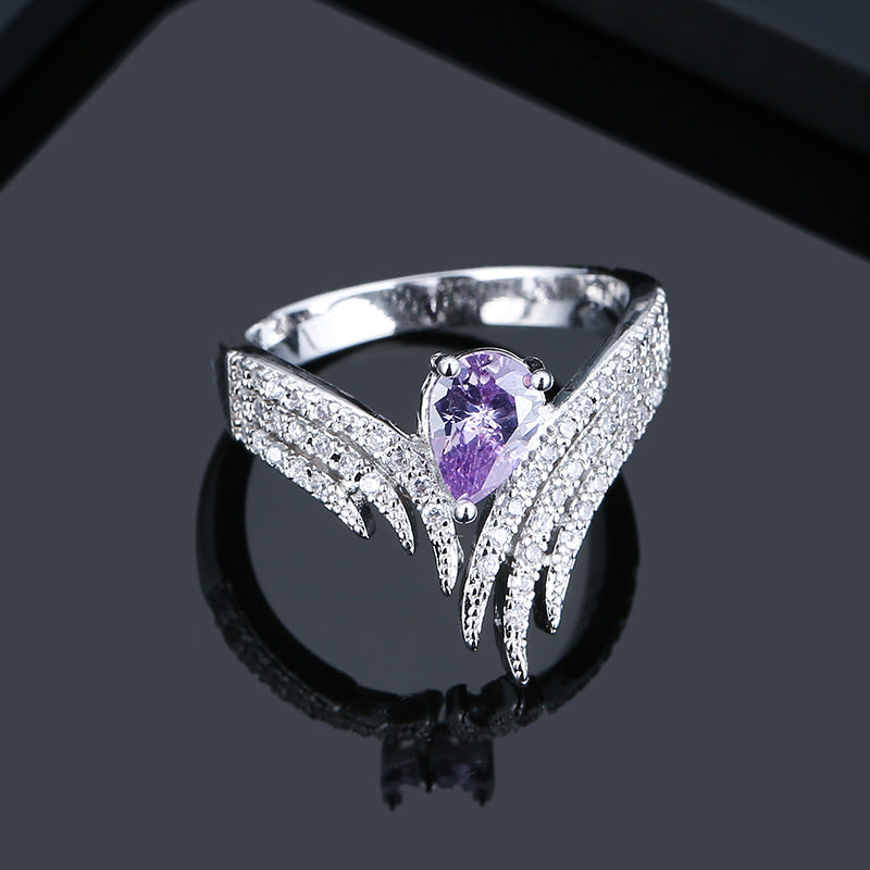 2018 Fashionable Women's Wing Ring with Diamonds