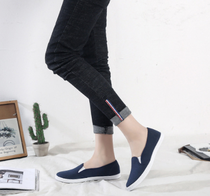 Women's Slip-On Low-Cut Canvas Sneakers (White)