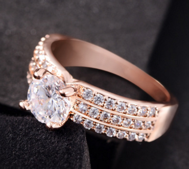 Fashionable Women's Zircon Ring - European Style