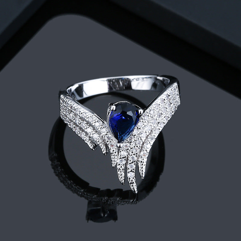 2018 Fashionable Women's Wing Ring with Diamonds