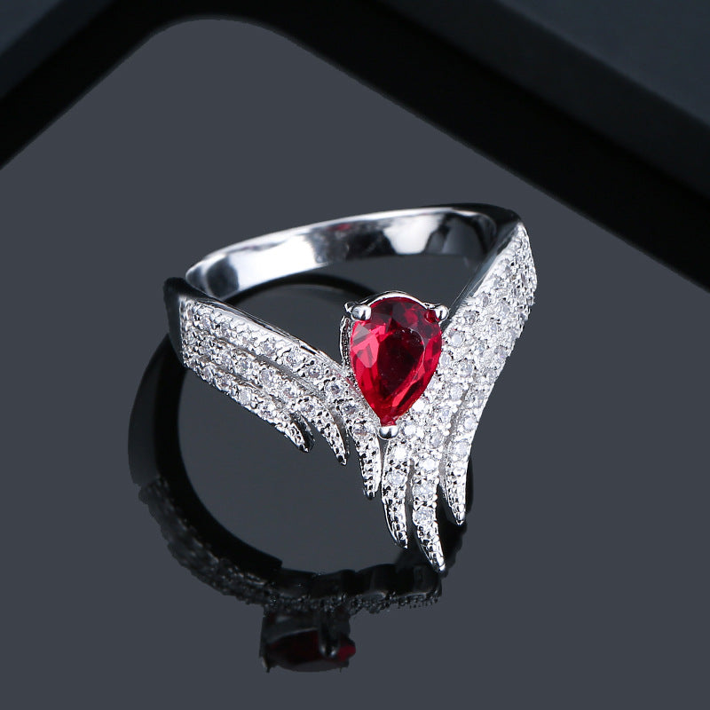 2018 Fashionable Women's Wing Ring with Diamonds