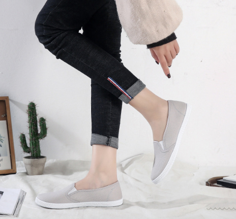 Women's Slip-On Low-Cut Canvas Sneakers (White)